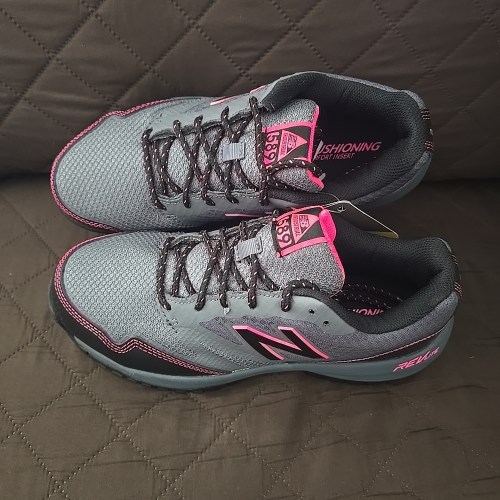 New Balance Women's Composite Toe 589v1 Industrial Shoe in Gray and Pink 8.5 NWT